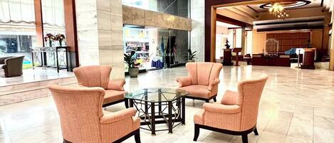 Lobby lounge