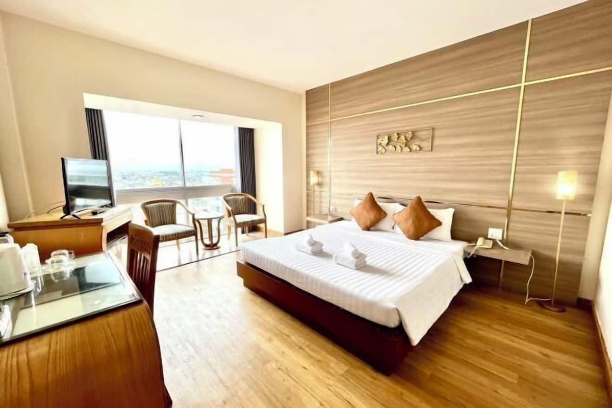 Minibar, in-room safe, desk, rollaway beds