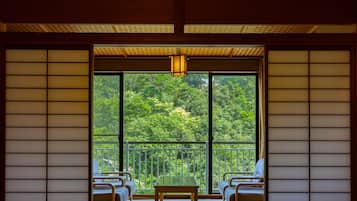 Standardzimmer, Bergblick (Japanese Style) | Zimmersafe, Schreibtisch, kostenloses WLAN, Bettwäsche