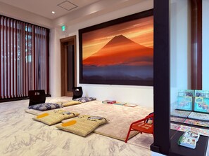 Kamar Deluks | Seprai premium, brankas, dan didekorasi berbeda-beda