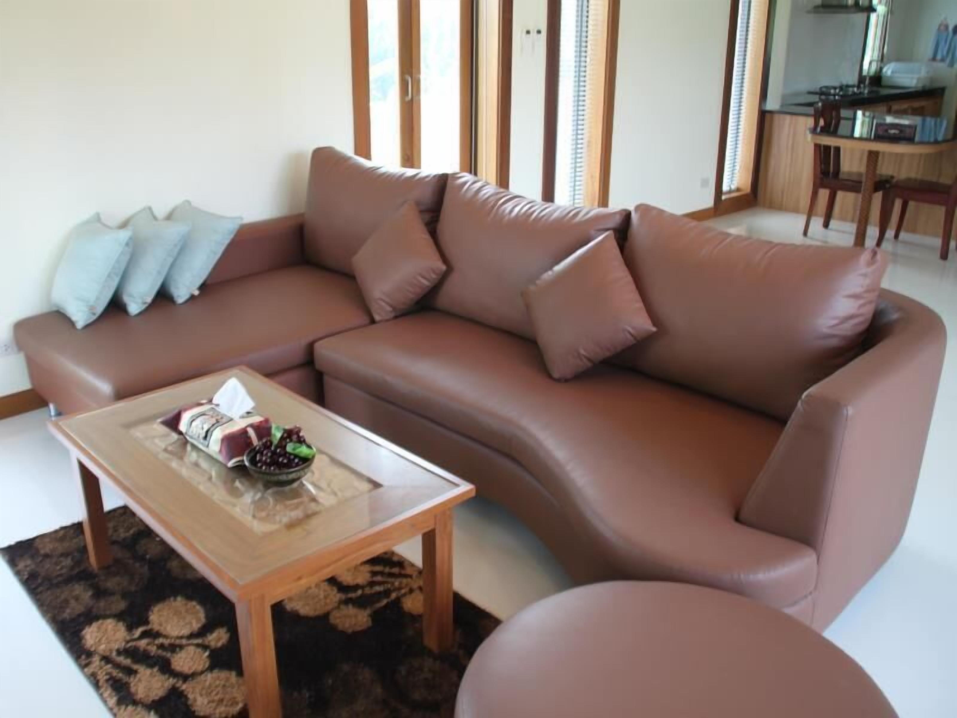 32-inch LCD TV with cable channels, TV, DVD player