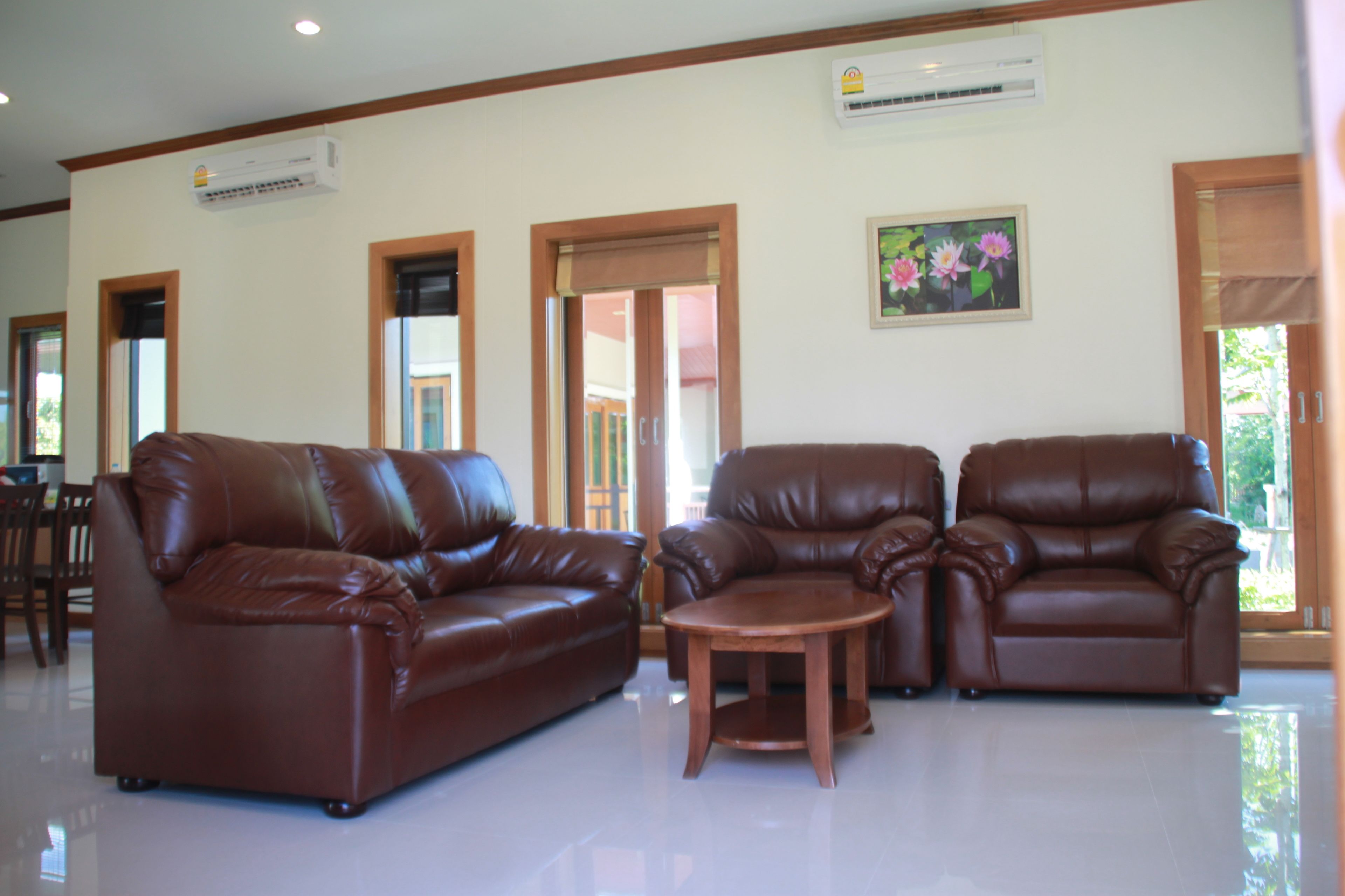 32-inch LCD TV with cable channels, TV, DVD player