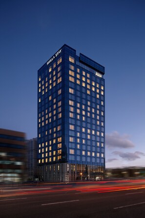 Front of property - evening/night - Shilla Stay Guro Digital Complex Station (Seoul)