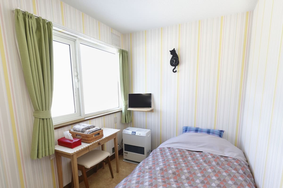 1 chambre, couette en duvet d'oie, bureau