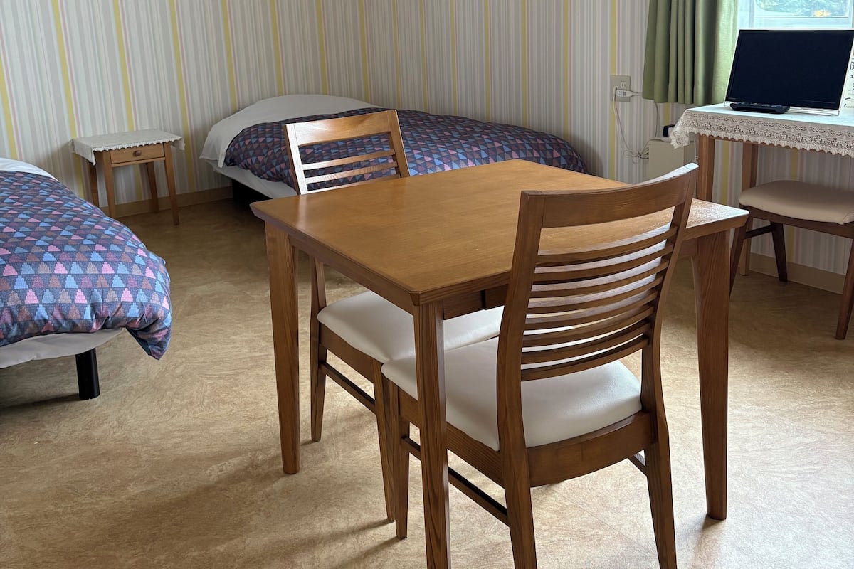 1 chambre, couette en duvet d'oie, bureau