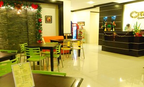 Breakfast and dinner served, local cuisine - Citi Grand Inn (Bacolod)