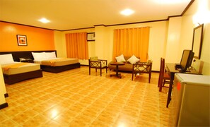 Family Room - 1 Queen and 1 Single Bed | Desk, free WiFi - Citi Grand Inn (Bacolod)