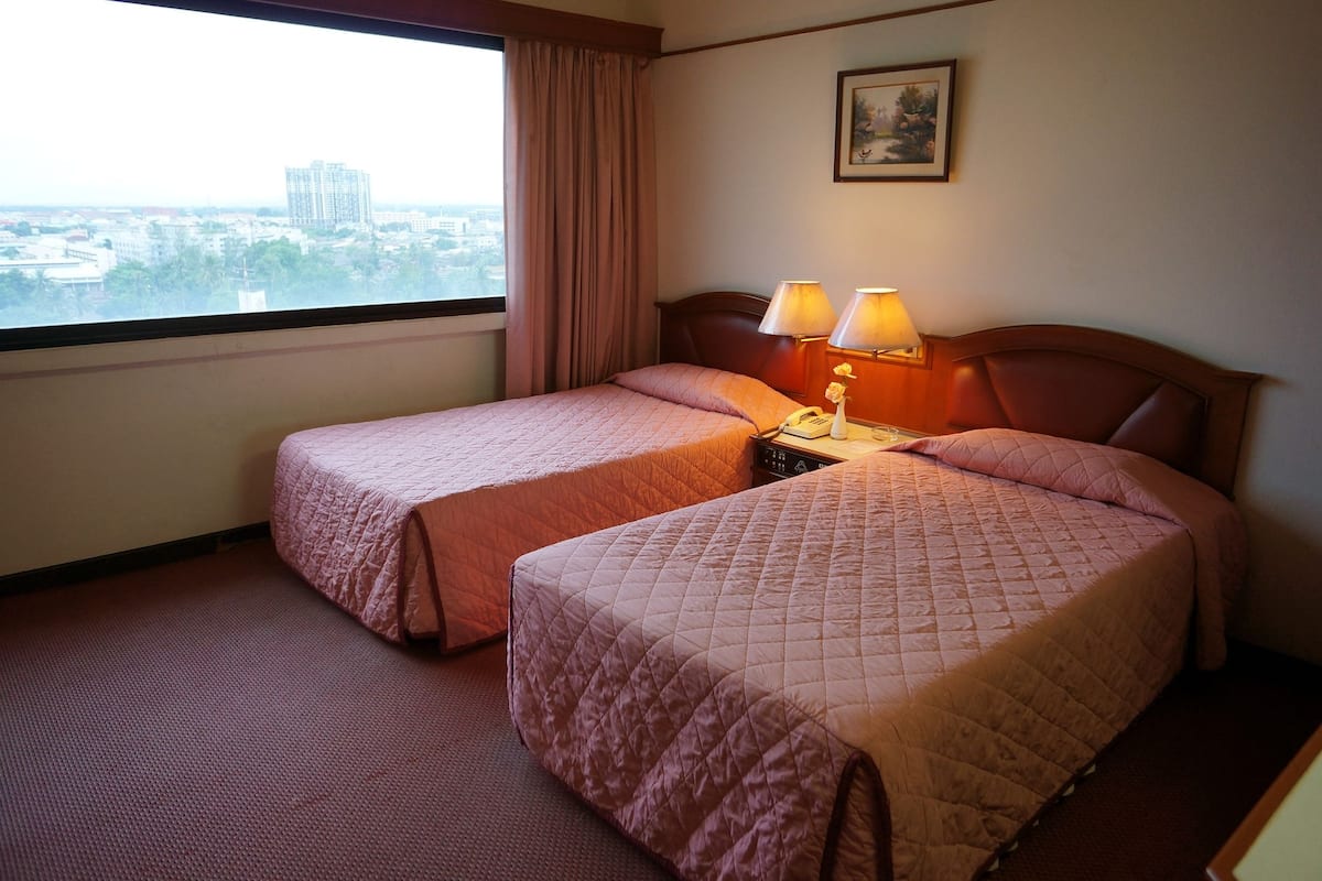 Standard Room | Minibar, in-room safe, desk, WiFi (free)