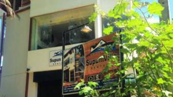 Fachada de la propiedad