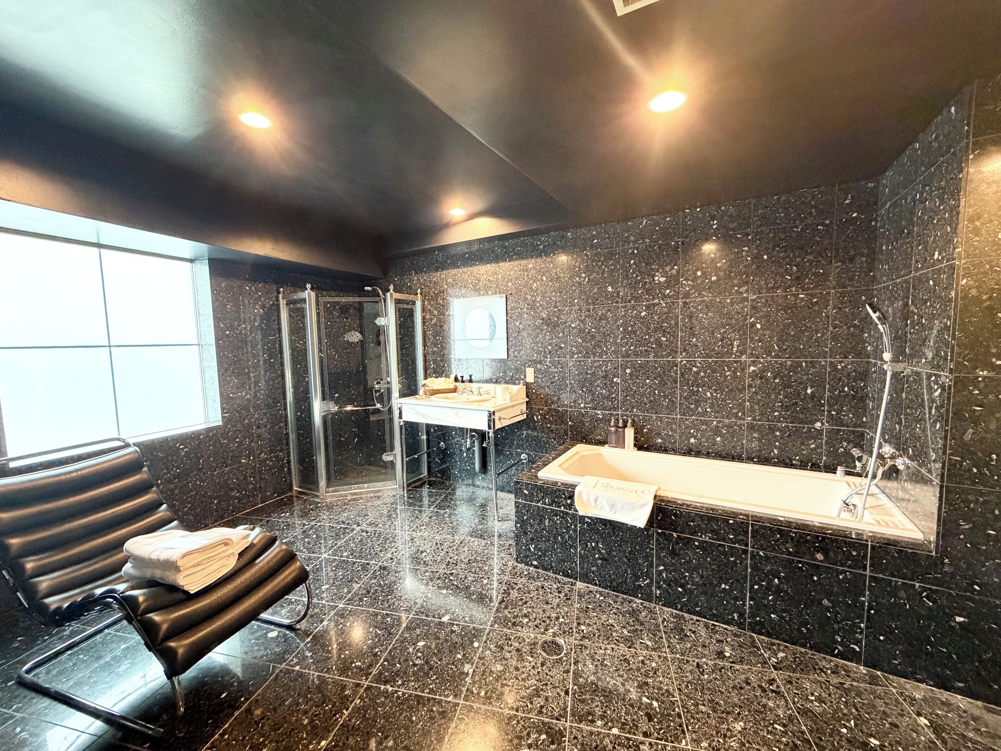 Crystal Suite | Bathroom