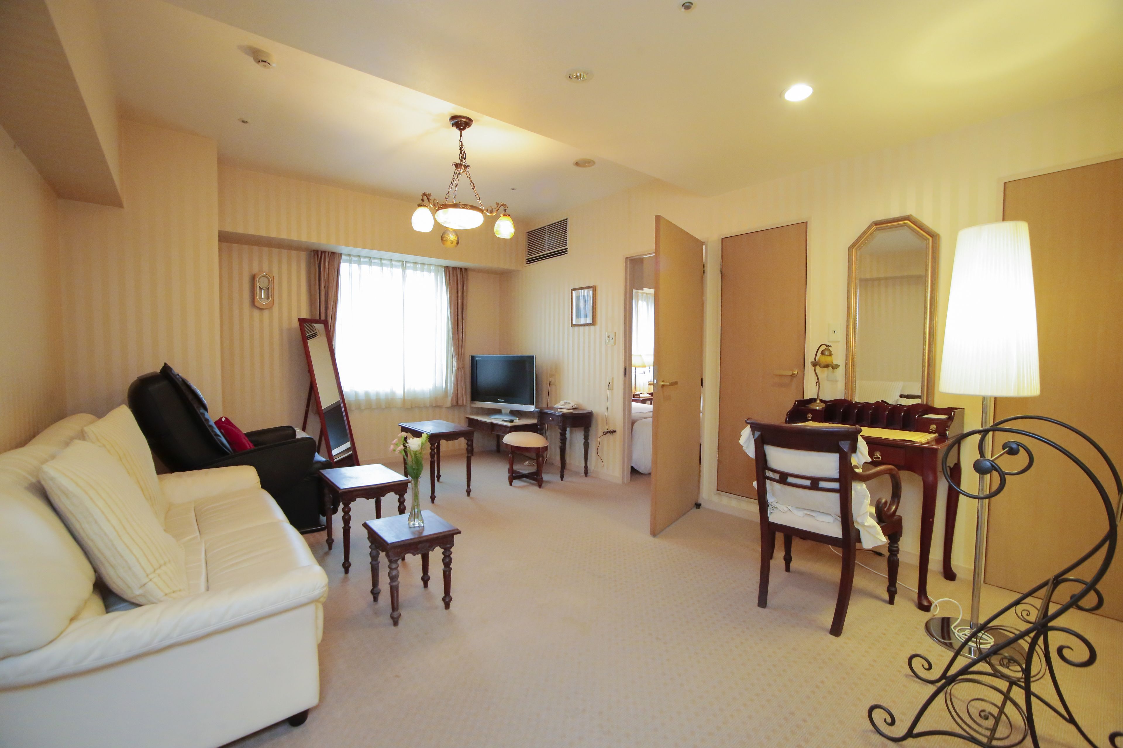 Suite (Twin) | Area keluarga | TV LCD