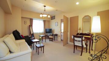 Suite (Twin) | Area keluarga | TV LCD