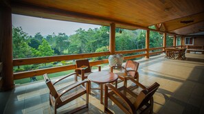 Terrace/patio - The Log Home Experience Khao Yai (Pak Chong)