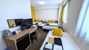Individually decorated, individually furnished, desk, laptop workspace - Hotel AreaOne Oita (Oita)