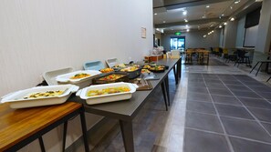 Daily buffet breakfast for a fee