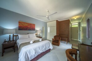 Chambre Double, non-fumeurs | Bureau, Wi-Fi gratuit, draps fournis