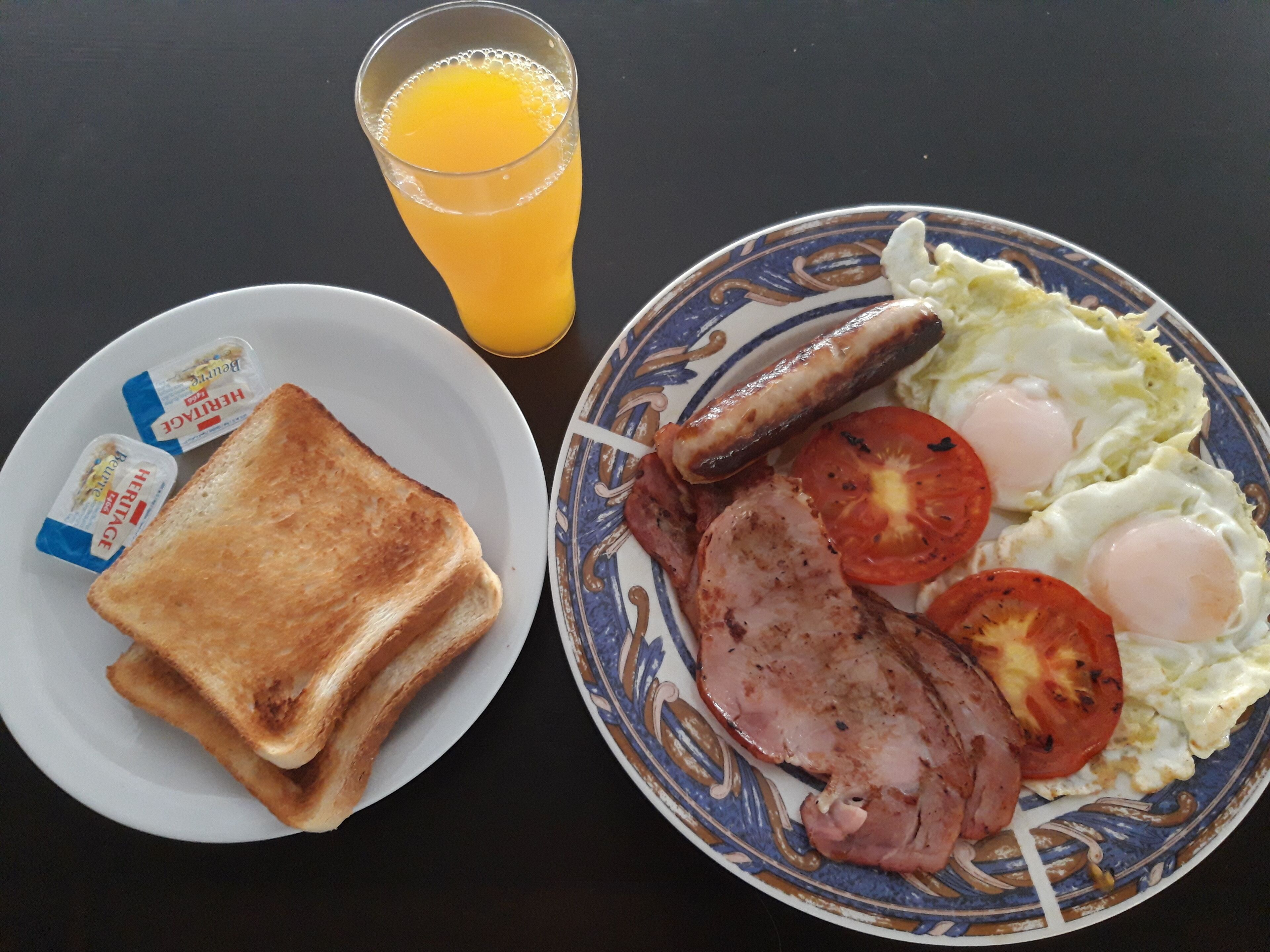 Petit déjeuner anglais servi tous les jours en supplément