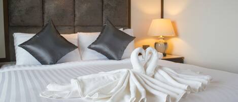 Suite | Minibar, desk, rollaway beds, free WiFi