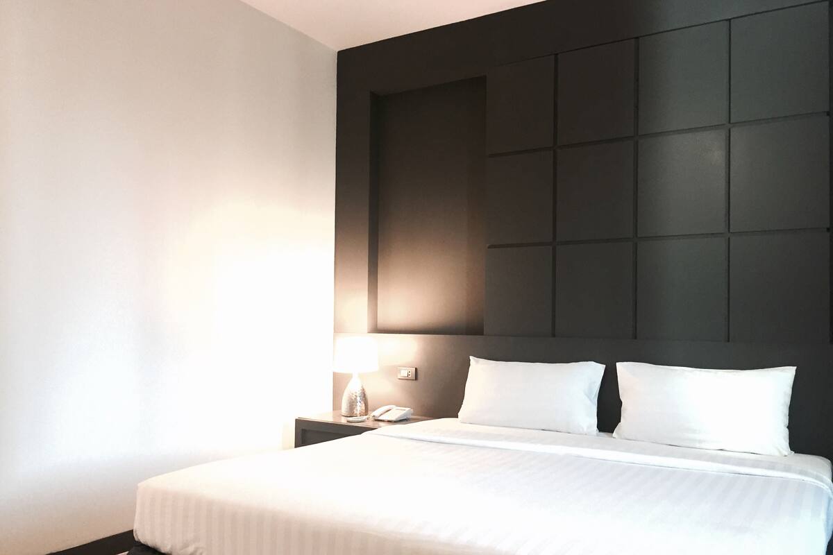 Superior Room | Minibar, desk, rollaway beds, free WiFi