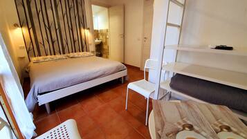 Quarto casal | Individualmente decorados, individualmente mobiliados, escrivaninha