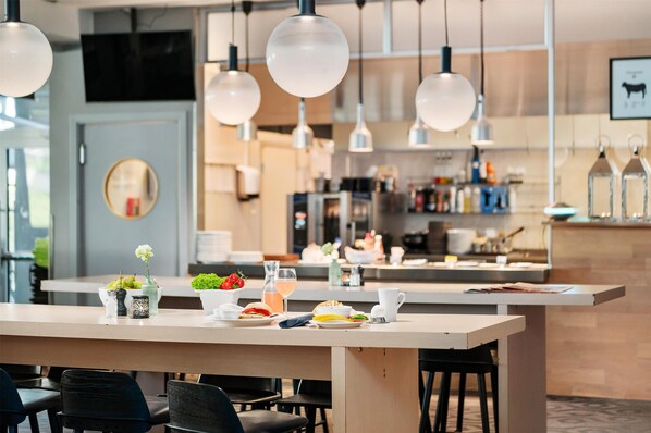 Desayuno autoservicio gratuito y diario