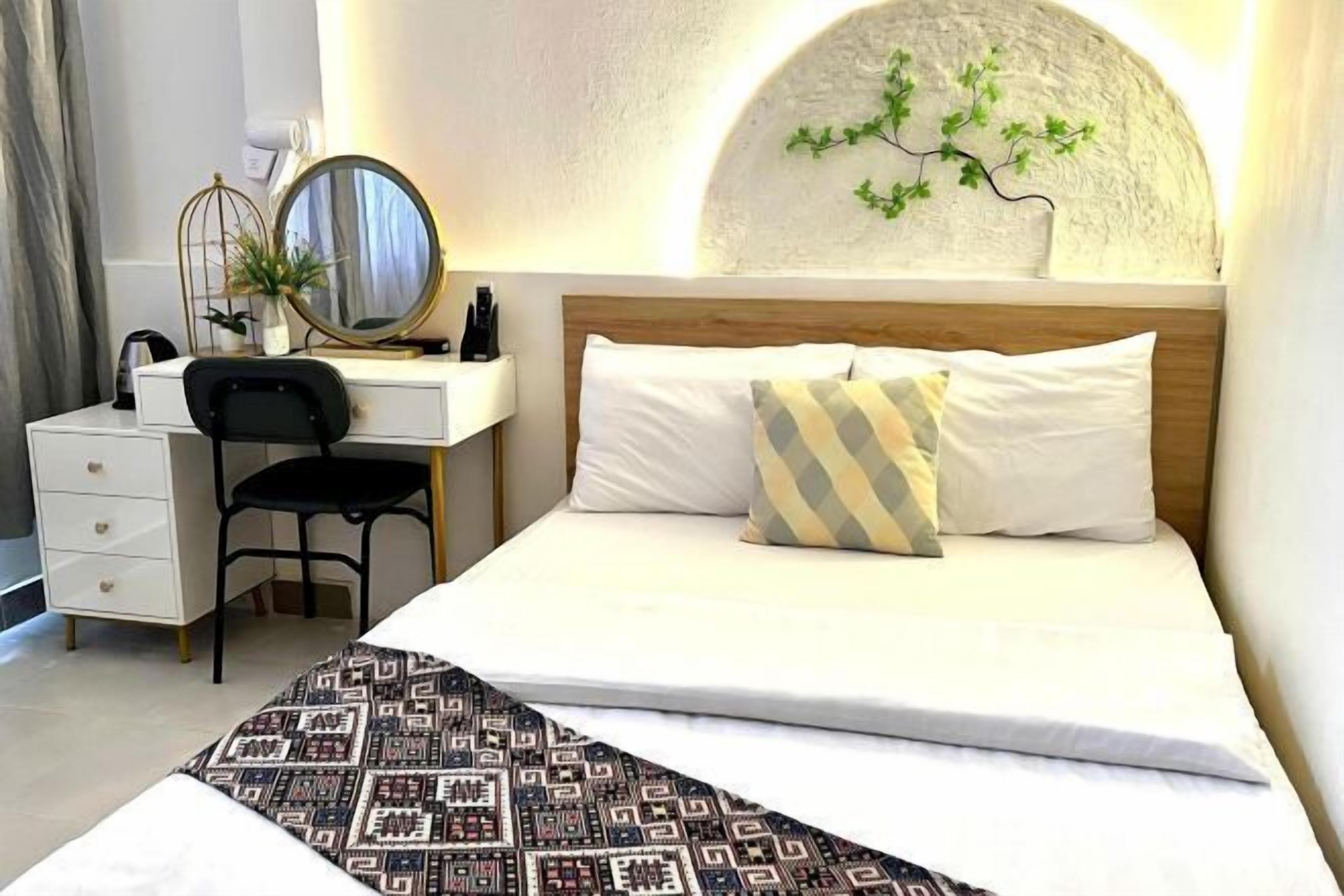 1 bedroom, blackout curtains, soundproofing, free WiFi