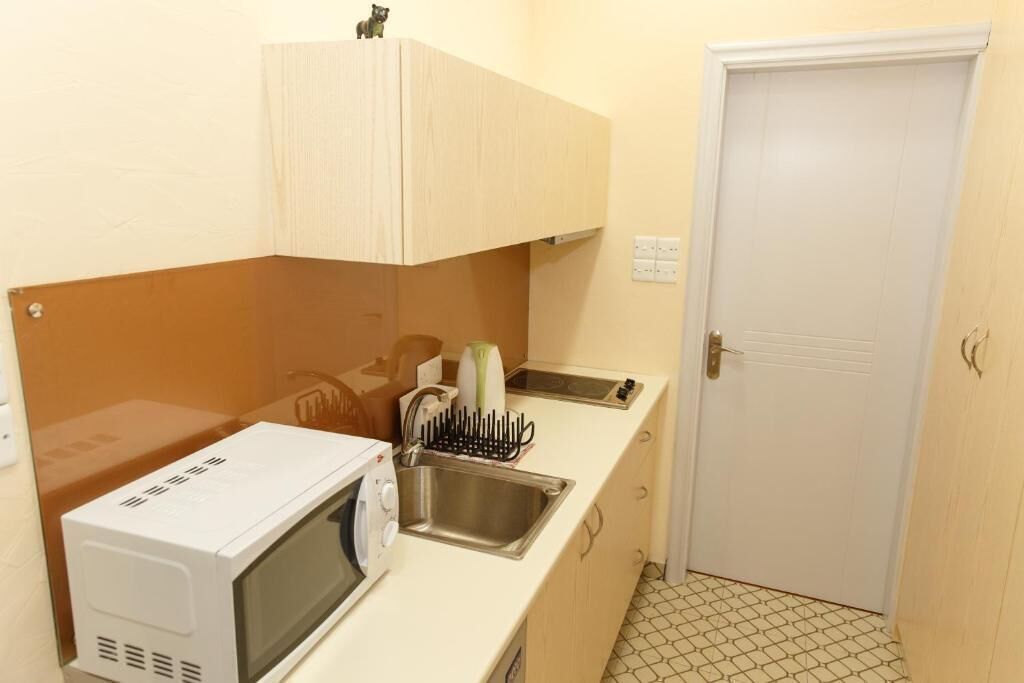 economy studio | private kitchen | fridge