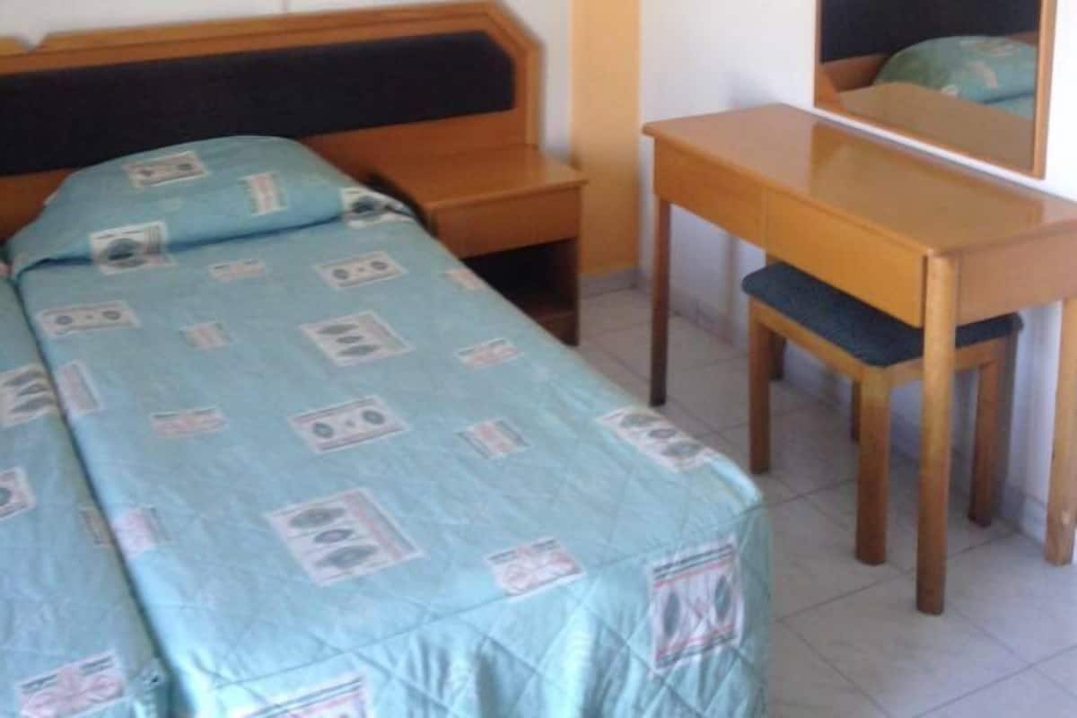 Studio | In-room safe, cribs (free), rollaway beds (surcharge), WiFi (free)