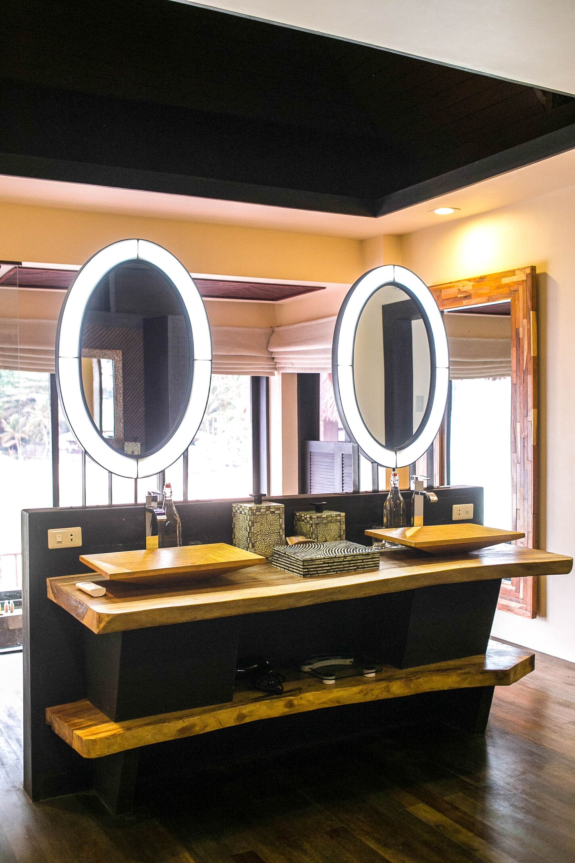 shower, free toiletries, hair dryer, bathrobes