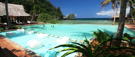 Outdoor pool, sun loungers