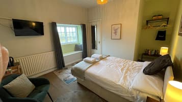 Double Room, Ensuite | Bed sheets