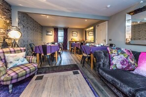 TV - Shorehead Guest House (Stonehaven)