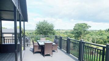 Apartment, Private Bathroom (Rowan Lodge) | Balcony view