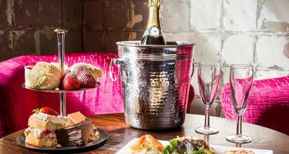 The Lounge Hotel and Bar