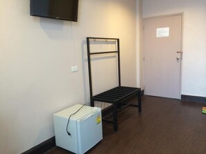 Desk, free WiFi - Suksawad Hotel (Bangkok)