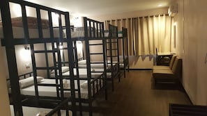 Shared Dormitory | Desk, free WiFi - Suksawad Hotel (Bangkok)
