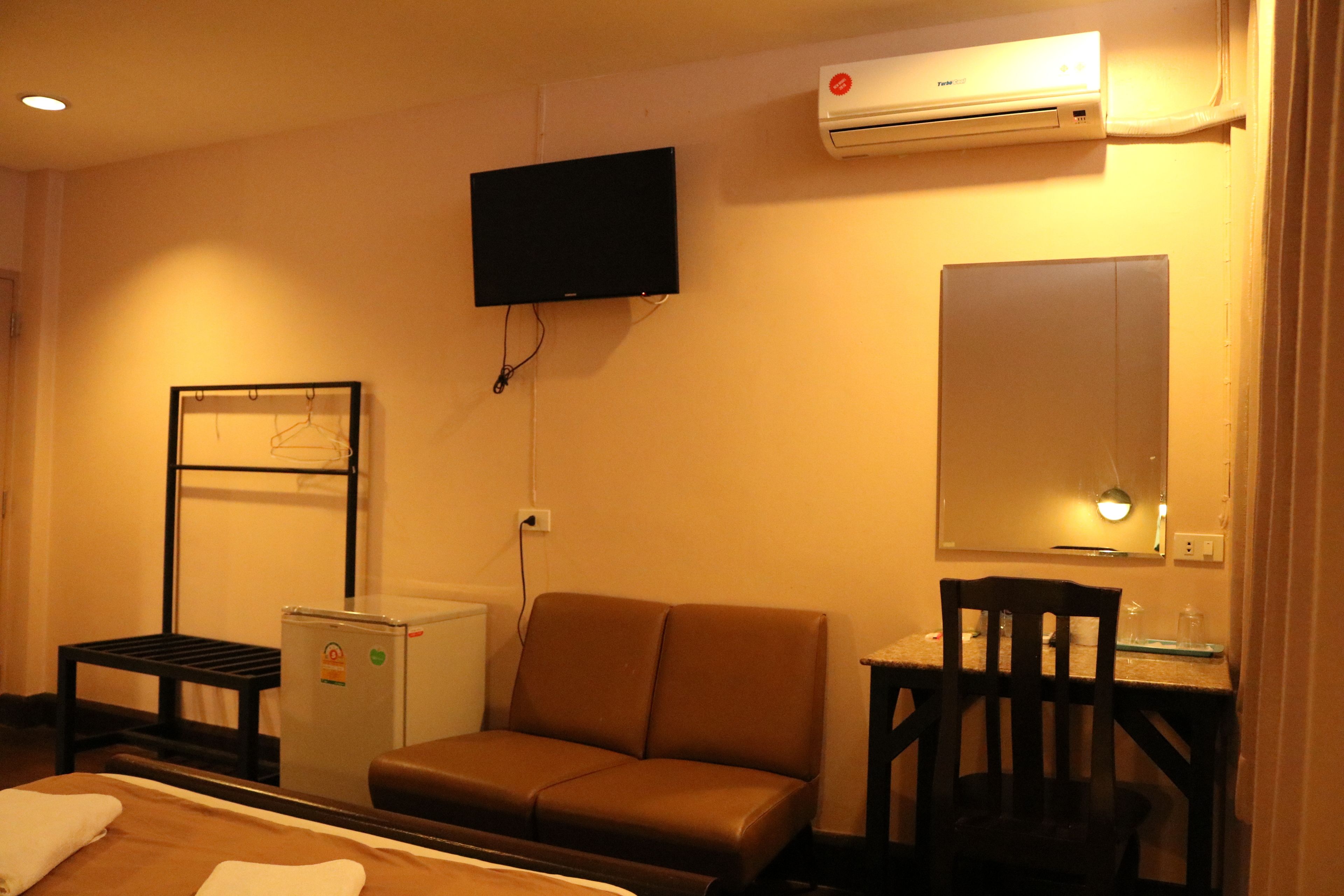 standard triple bed | room amenity