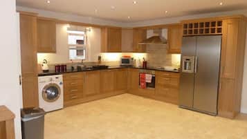Standard Cottage, 2 Bedrooms (sleeps 6) | Private kitchen | Full-size fridge, microwave, stovetop, dishwasher
