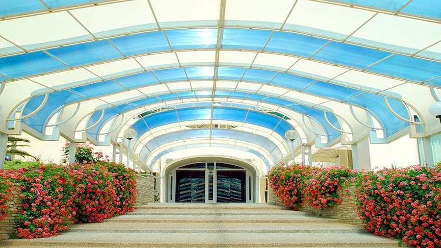 Racar Hotel & Resort