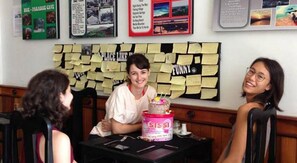 Tägliches inbegriffenes nach Wunsch zubereitetes Frühstück