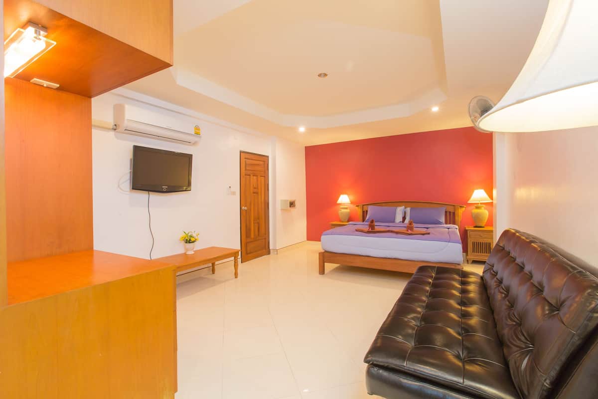 One Bedroom Apartment (6-8 adult) | 객실 내 금고, 침대 시트
