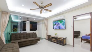 One bedroom Apartment for family of 5 with balcony