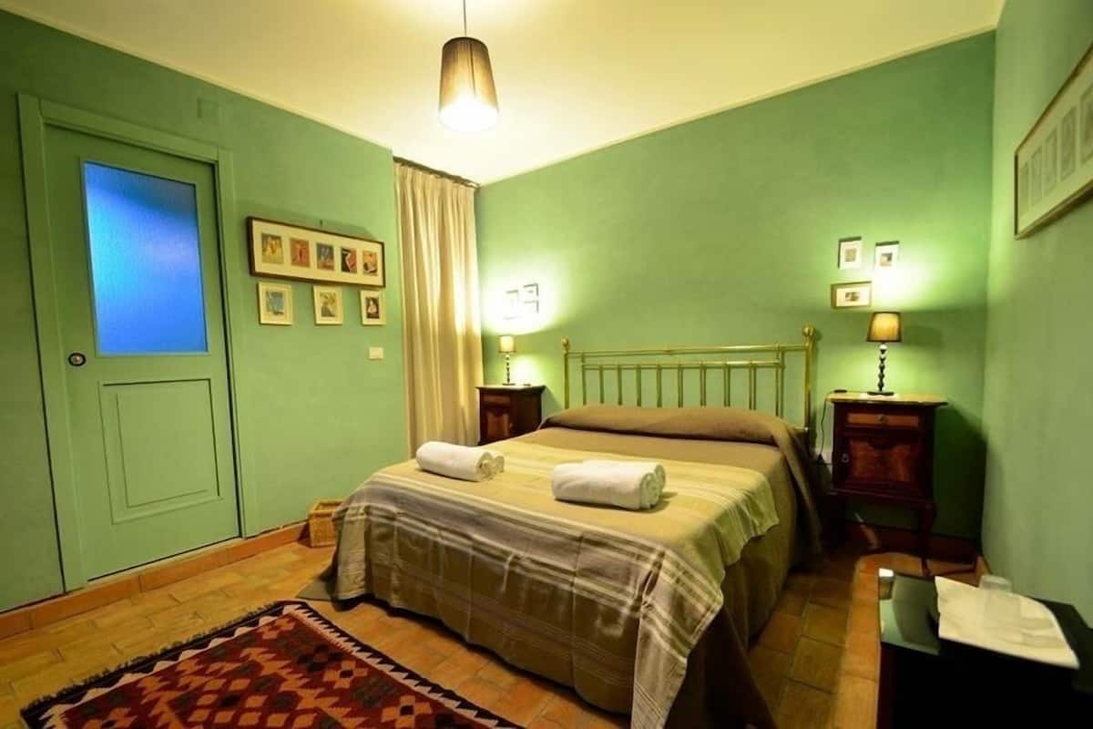 Bureau, Wi-Fi gratuit, draps fournis