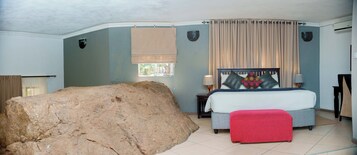 行政双人房 | 办公桌、笔记本电脑工作区、收费 WiFi