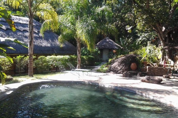 Kolam renang terbuka