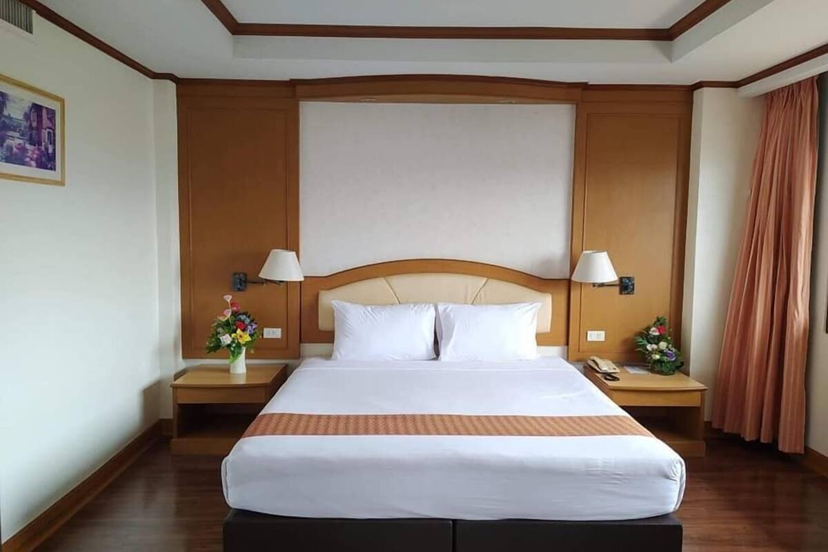 Honeymoon Room | In-room safe, desk, blackout curtains, free WiFi