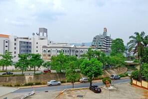 허니문룸 | 거리 뷰