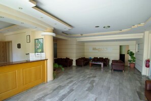 Reception - Talea Beach (Mylopotamos)