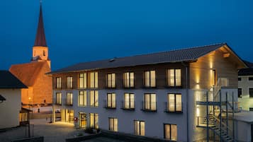 Façade de l’hébergement - soirée/nuit