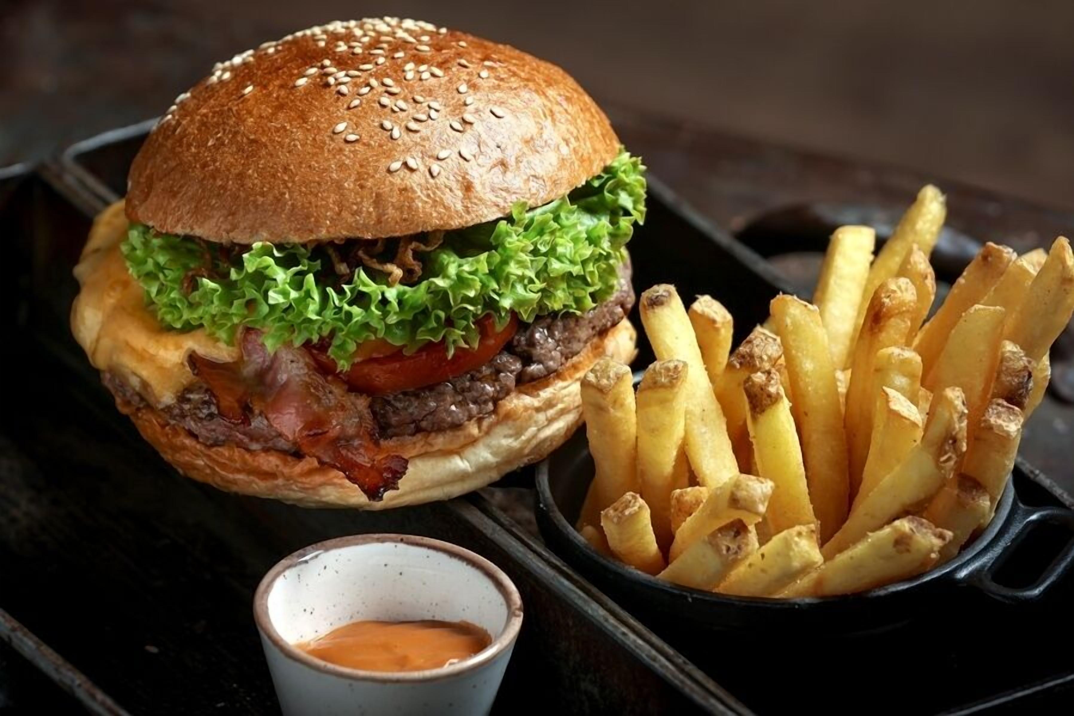 lunch and dinner served, regional cuisine